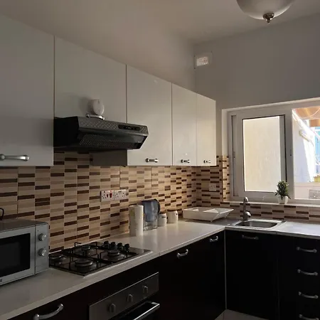 Next To Sliema Stay, Cozy, Air-conditioned, Self Check-in *