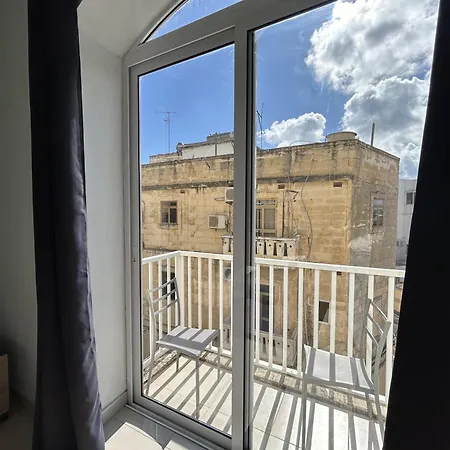 Next To Sliema Stay, Cozy, Air-conditioned, Self Check-in בית אירוח