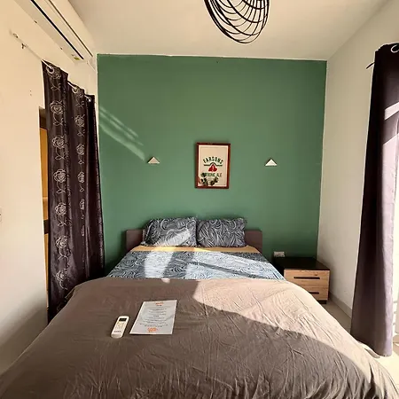 Homestay Next To Sliema Stay, Cozy, Air-conditioned, Self Check-in *