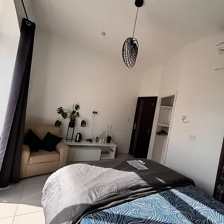 Next To Sliema Stay, Cozy, Air-conditioned, Self Check-in Homestay szállás *