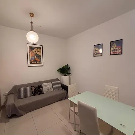 Next To Sliema Stay, Cozy, Air-conditioned, Self Check-in