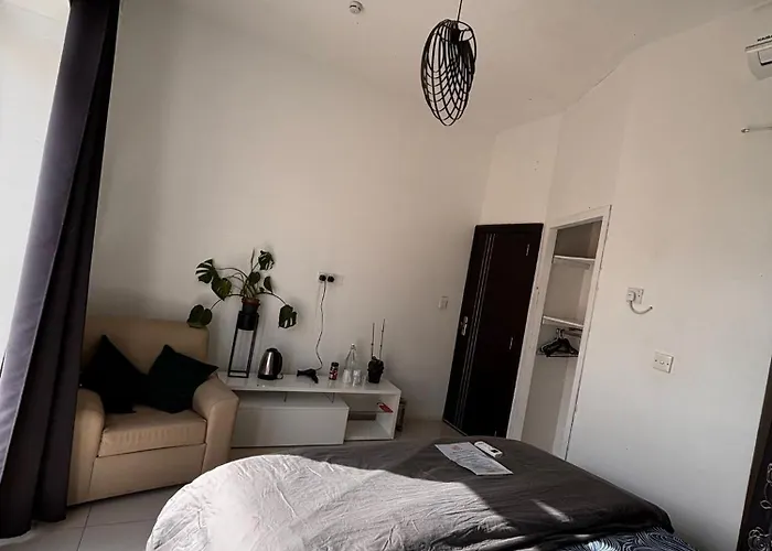 Next To Sliema Stay, Cozy, Air-conditioned, Self Check-in Δωμάτια σε οικογενειακή κατοικία *